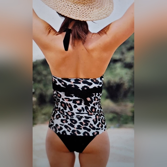 NWT TANKINI WITH SIDE TIE BOTTOMS SIDE TIE BACK RUFFLE ACCENT SIZE SMALL - Picture 2 of 10